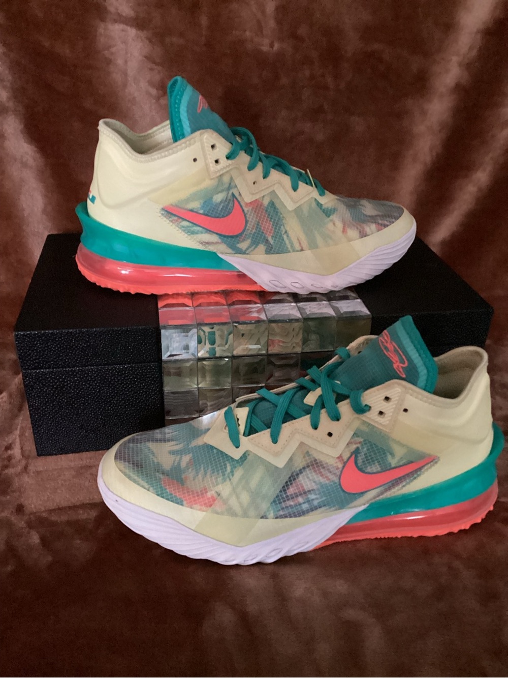 LeBron XVIII LOW Nike Basketball Shoes - Teal, Coral, Cream - Picture 7 of 10